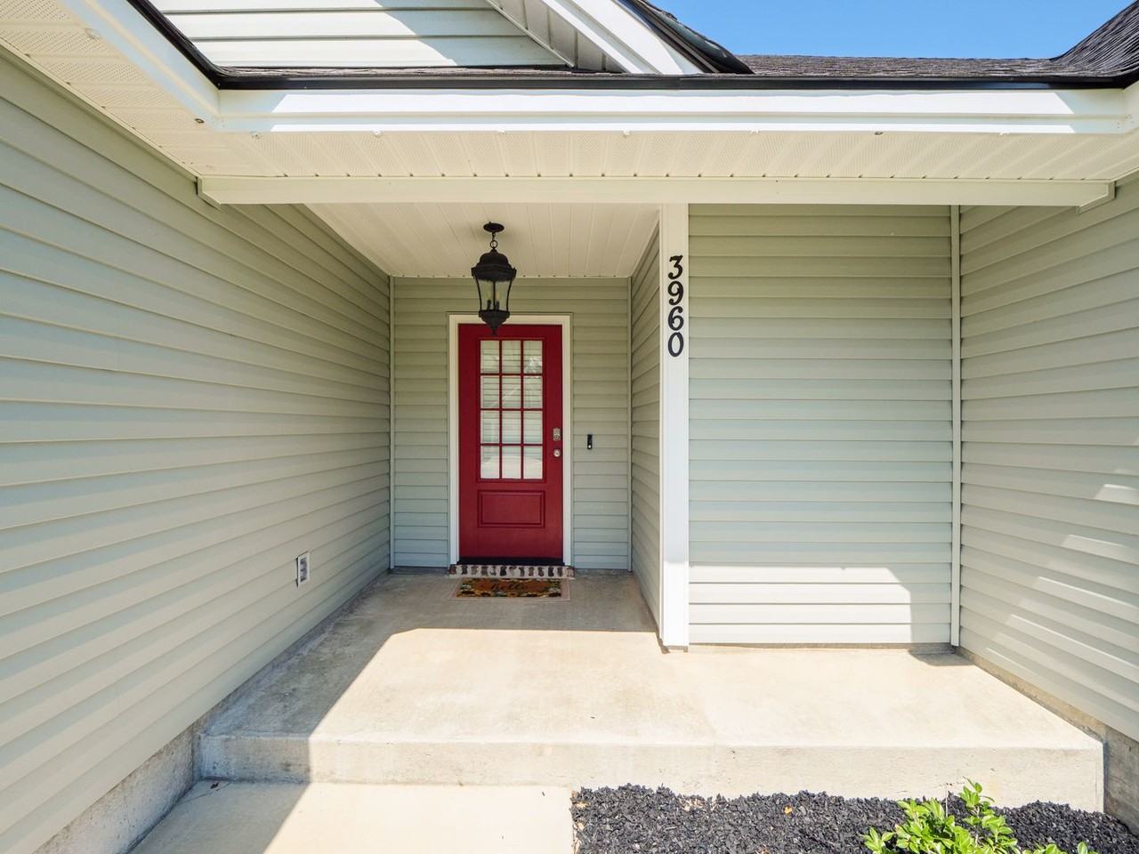 3960 Landings Cir - Photo 7 of 43