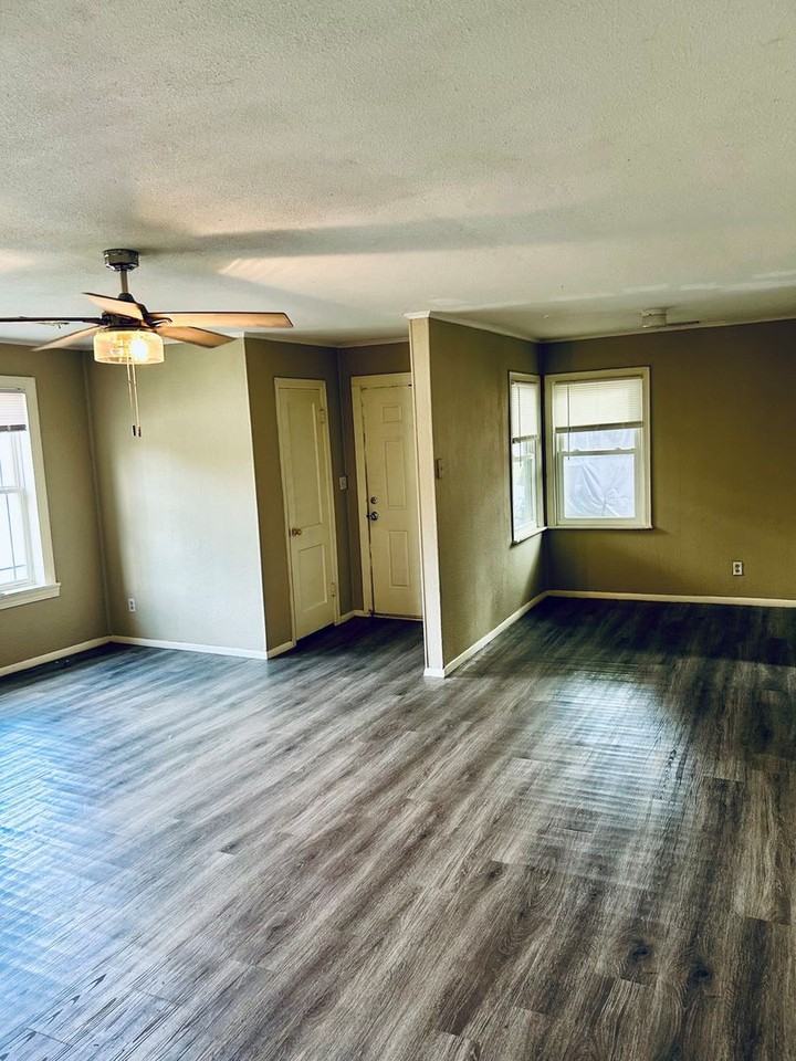 2365 W Wedington Dr - Photo 4 of 13
