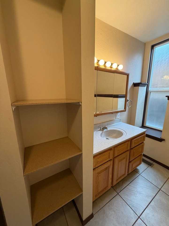 943 941- 943 W Granite - Photo 6 of 24