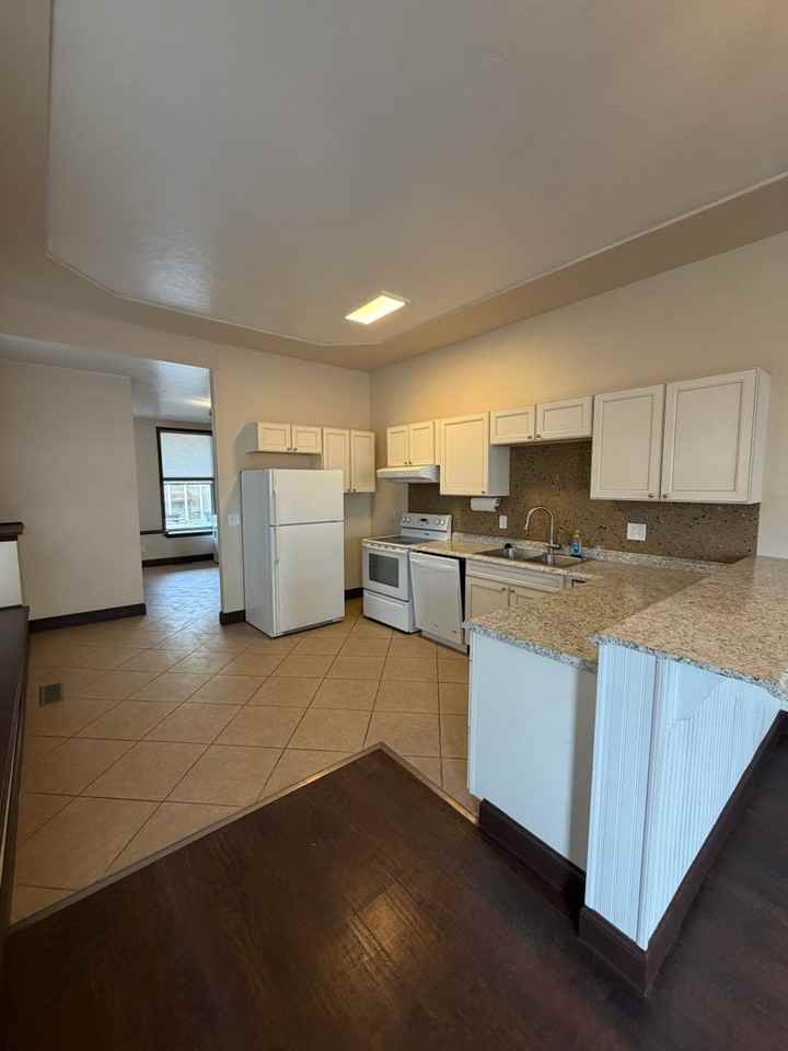 943 941- 943 W Granite - Photo 2 of 24
