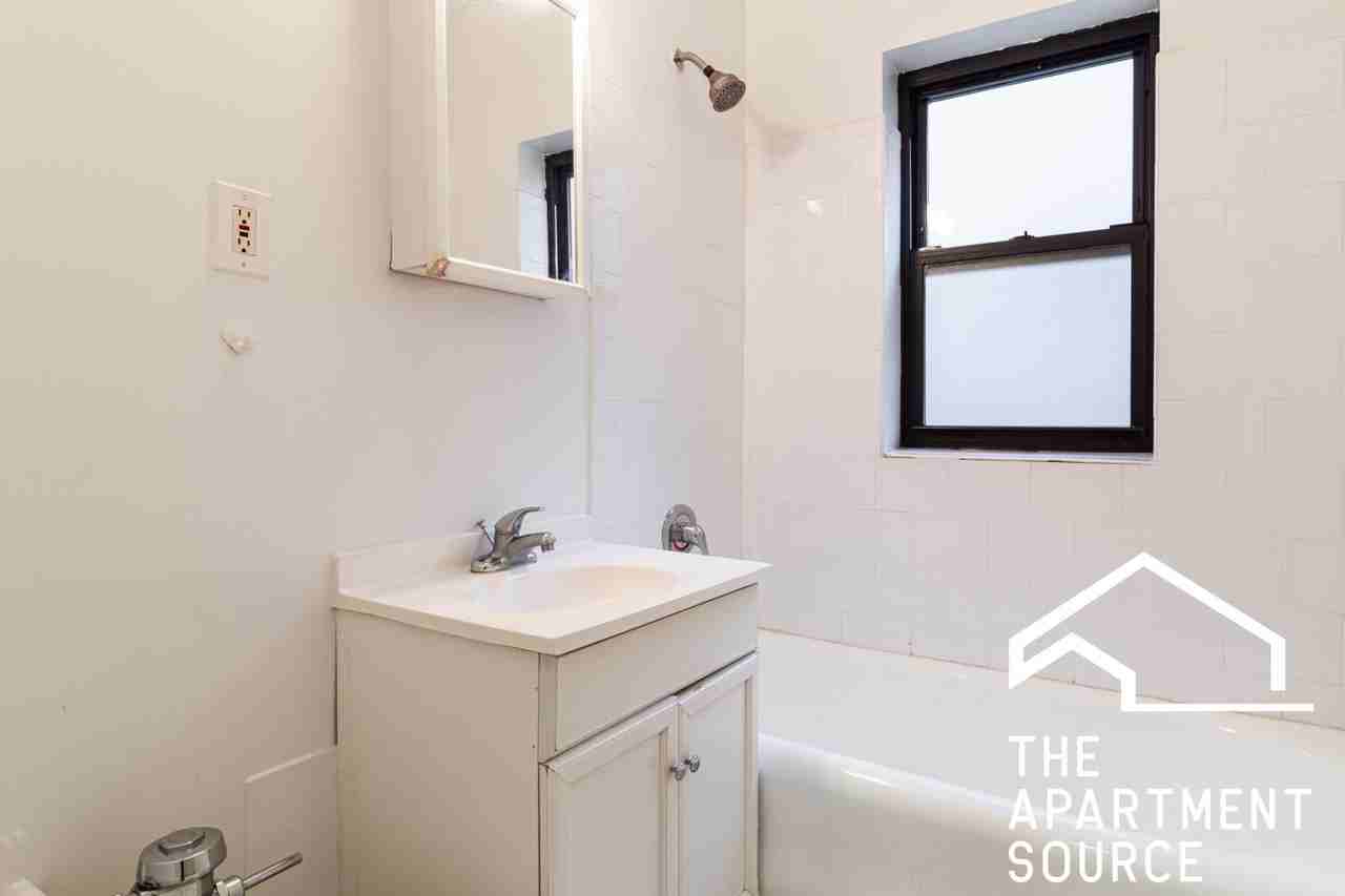 536 W Arlington Pl #117 - Photo 7 of 8