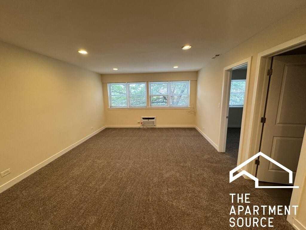 2808 N Major Ave #2 - Photo 4 of 10