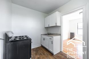 7351 N Damen Ave #14 - Photo 1 of 1