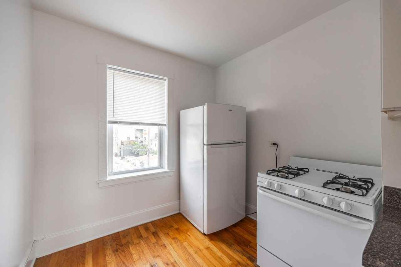 3050 W Berteau Ave #3 - Photo 2 of 7