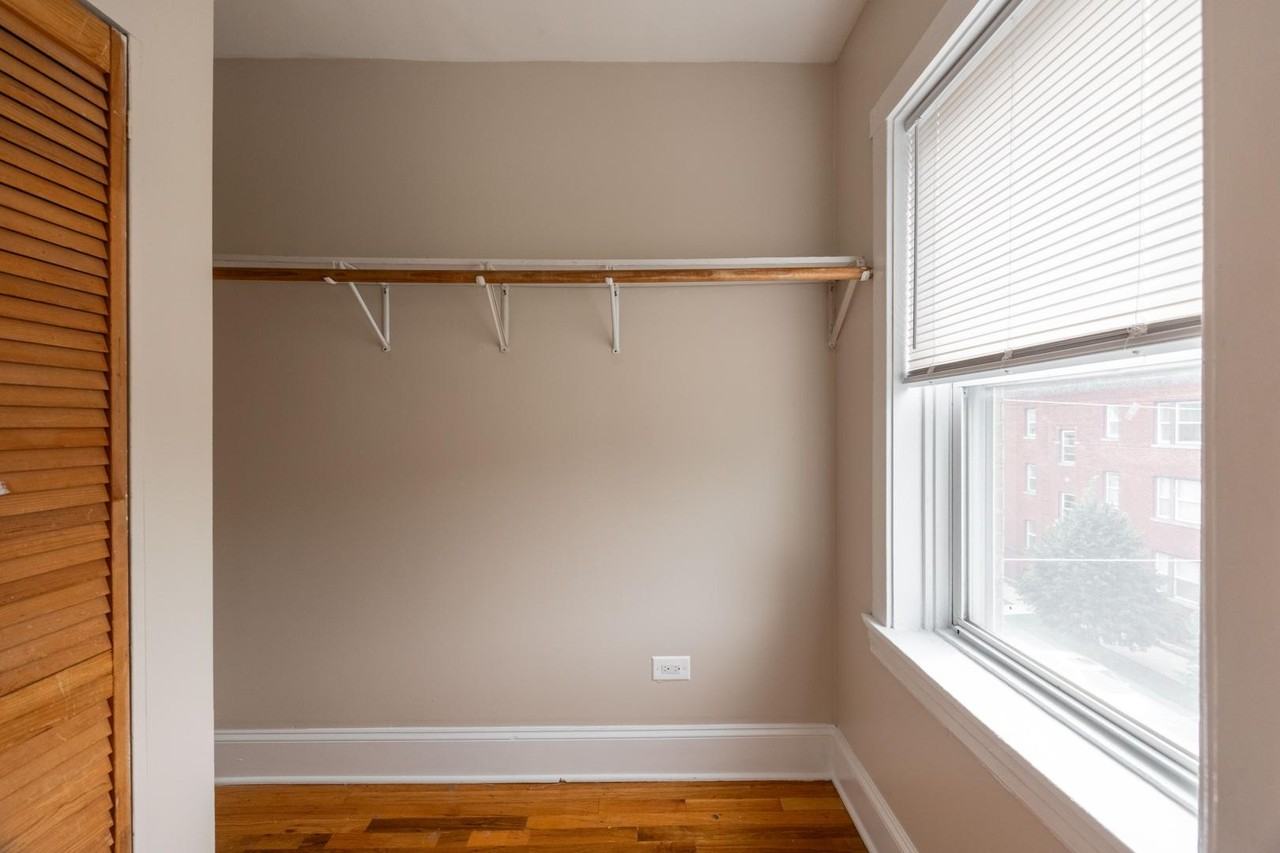 3050 W Berteau Ave #3 - Photo 7 of 7