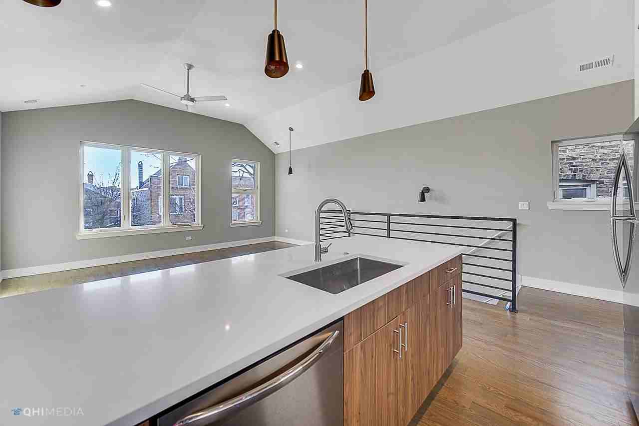 1734 W Cullerton St #2 - Photo 4 of 20