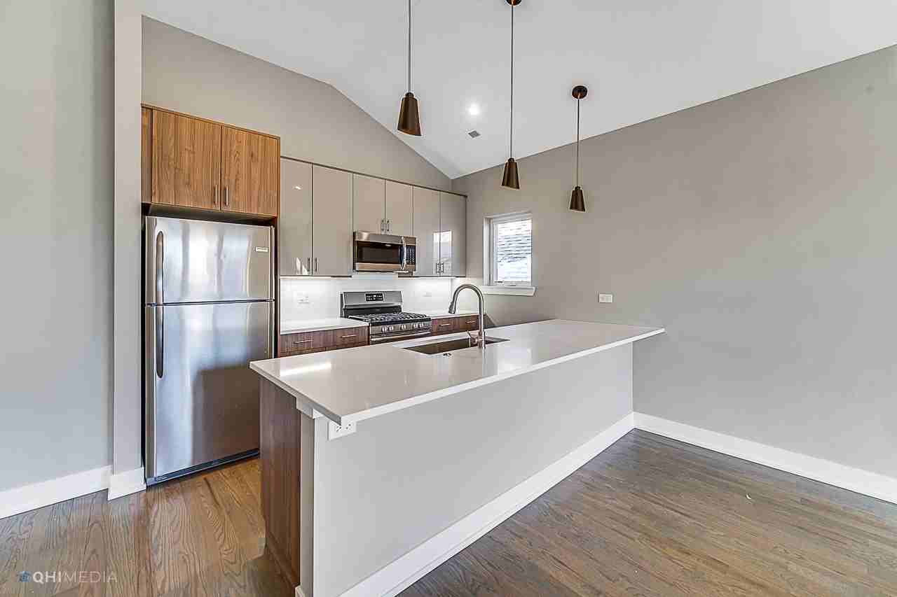 1734 W Cullerton St #2 - Photo 7 of 20