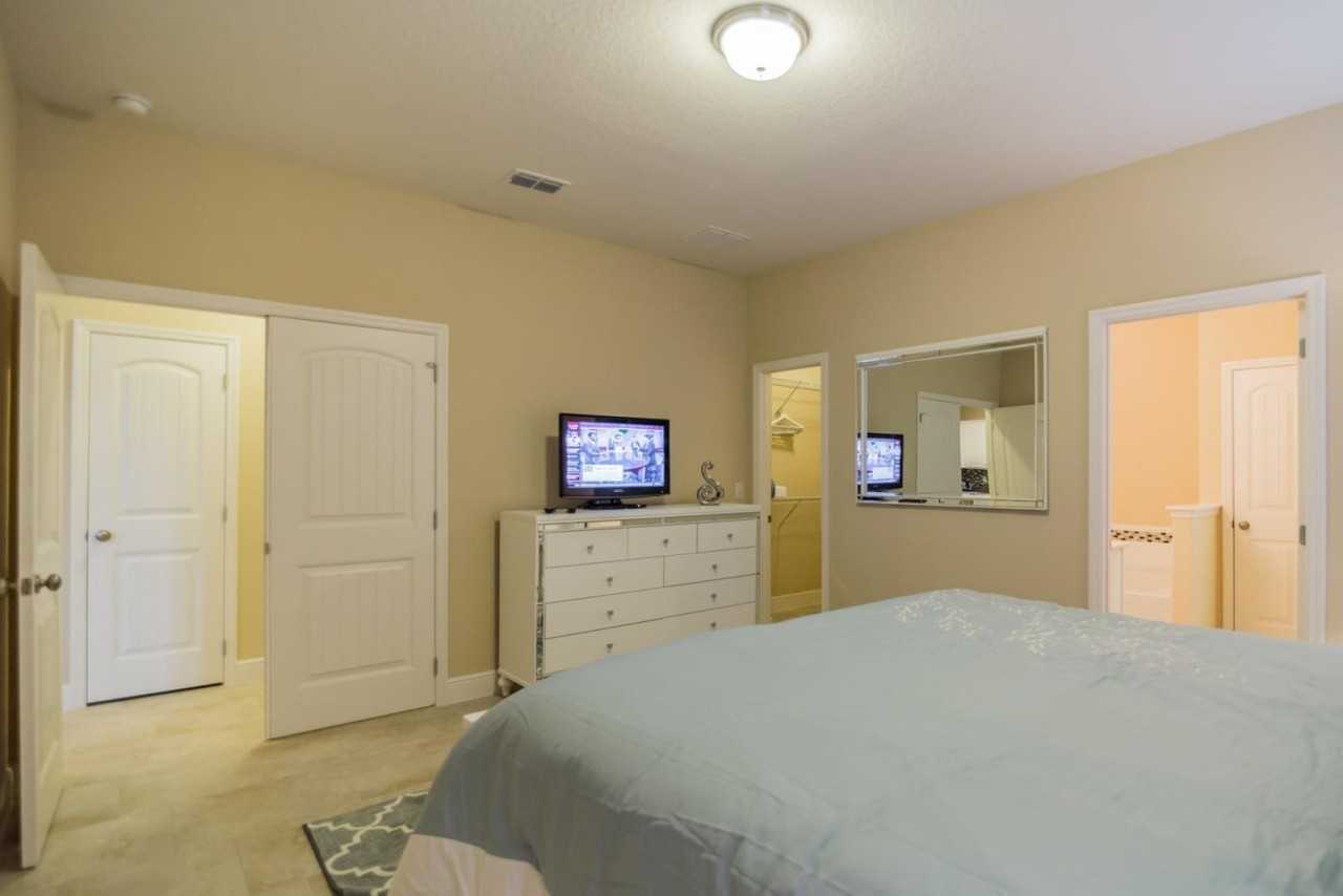 5360 Oakbourne Ave - Photo 2 of 25