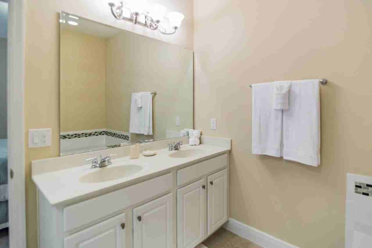 5360 Oakbourne Ave - Photo 3 of 25