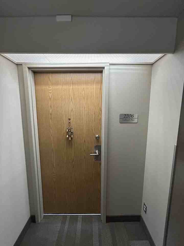 311 Hallmark Place - Photo 2 of 33