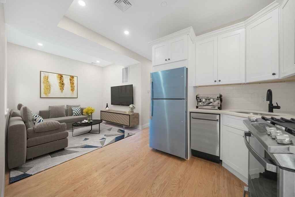 95 Endicott St #3