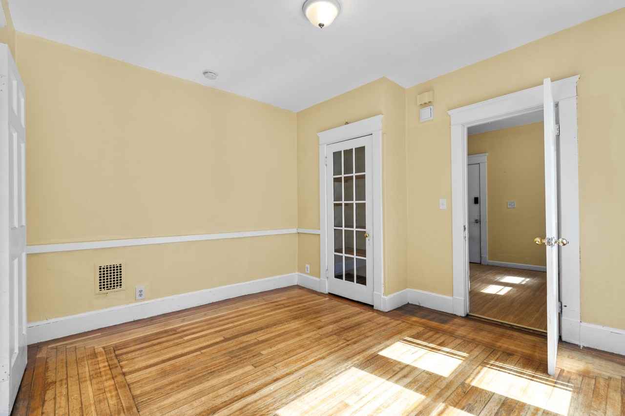 855 Woodward Ave - Photo 5 of 32