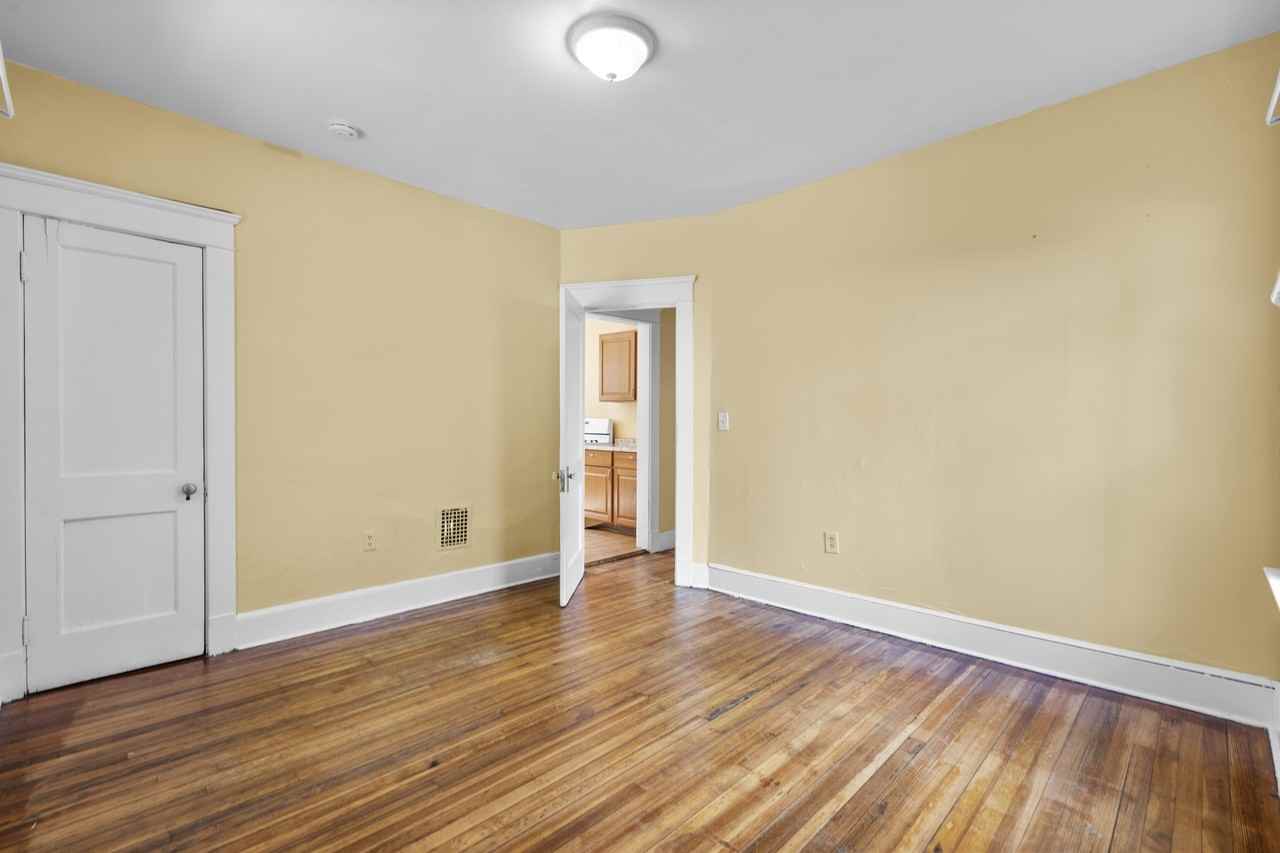 855 Woodward Ave - Photo 4 of 32