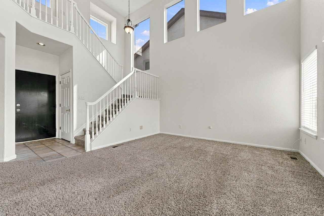 3235 Bentwood Pl - Photo 7 of 50