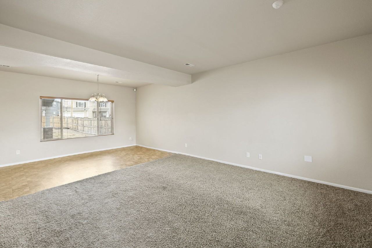 917 Silverqueen Rd - Photo 2 of 36