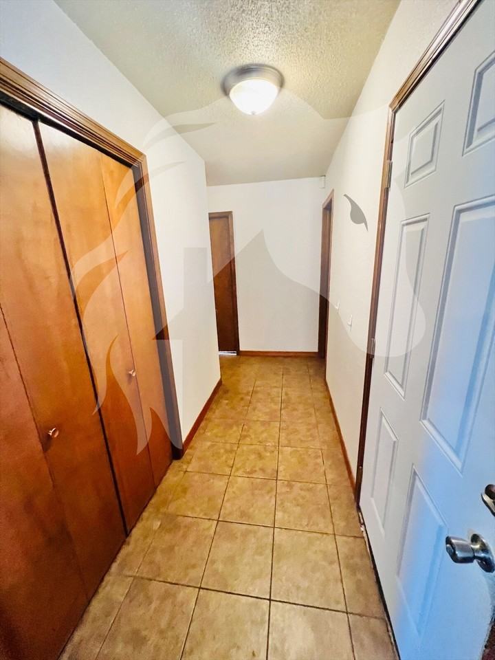 508 Sw 10th St - Photo 3 of 16