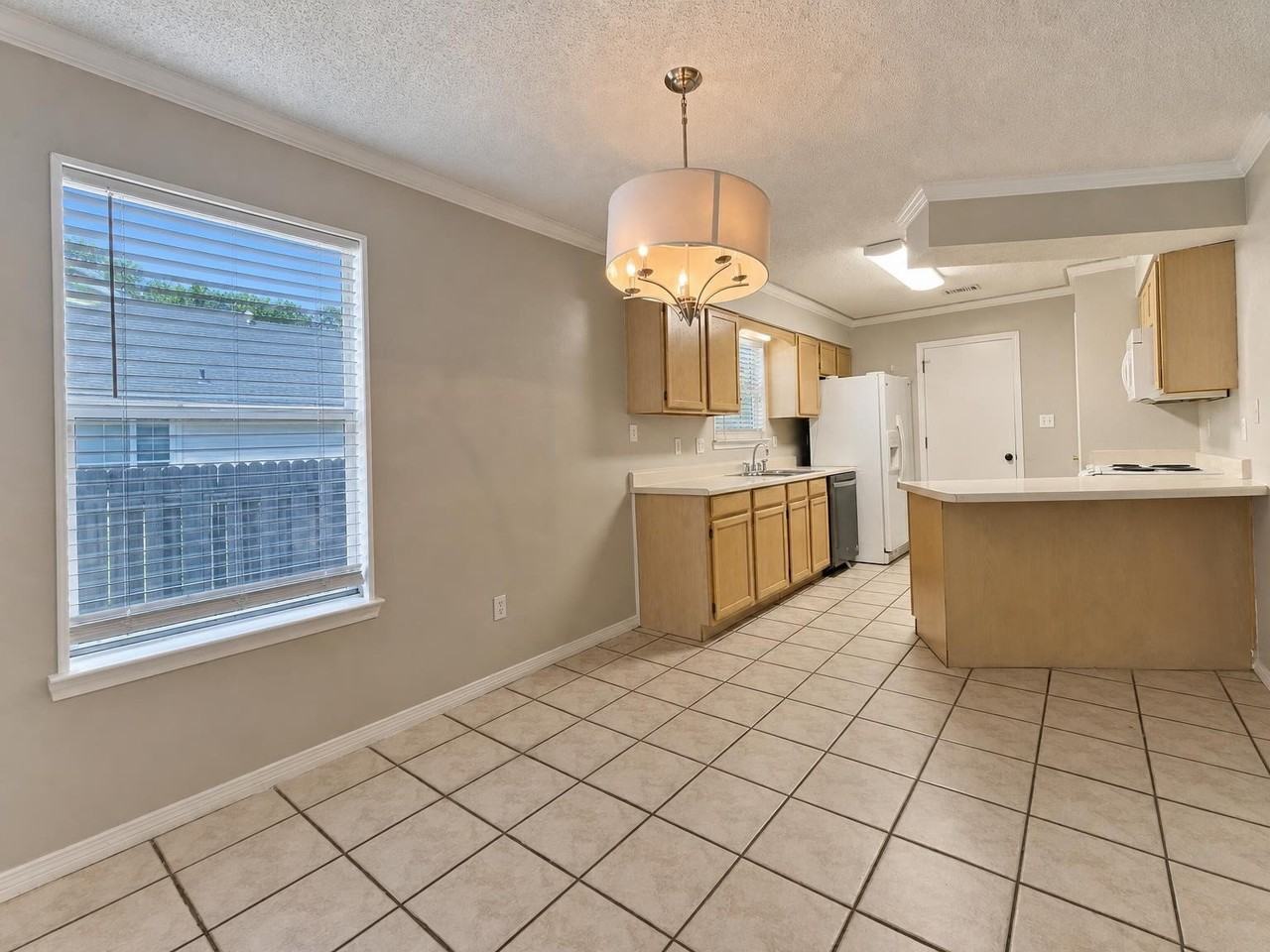 1108 Post Oak Path - Photo 5 of 17