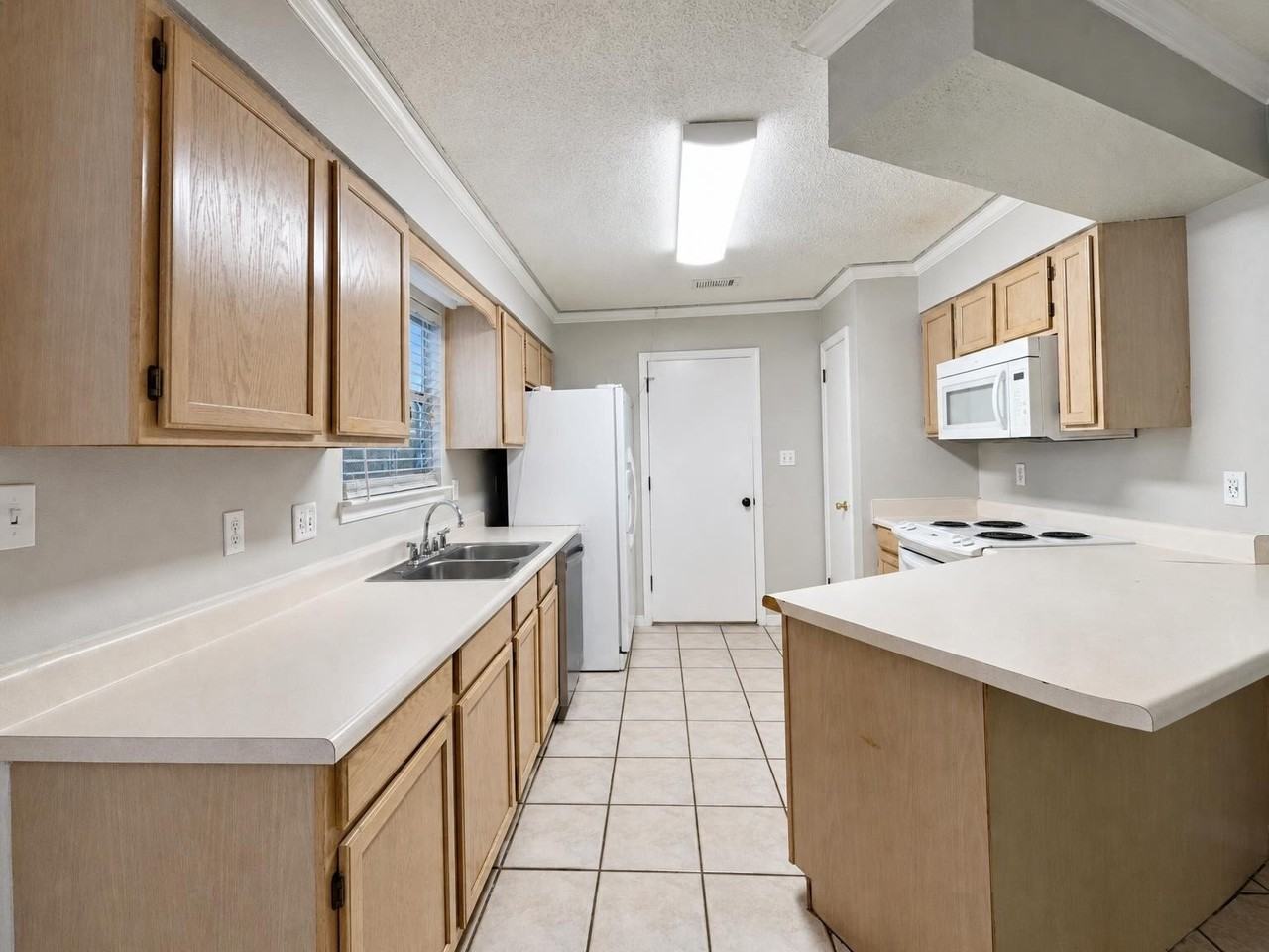 1108 Post Oak Path - Photo 6 of 17