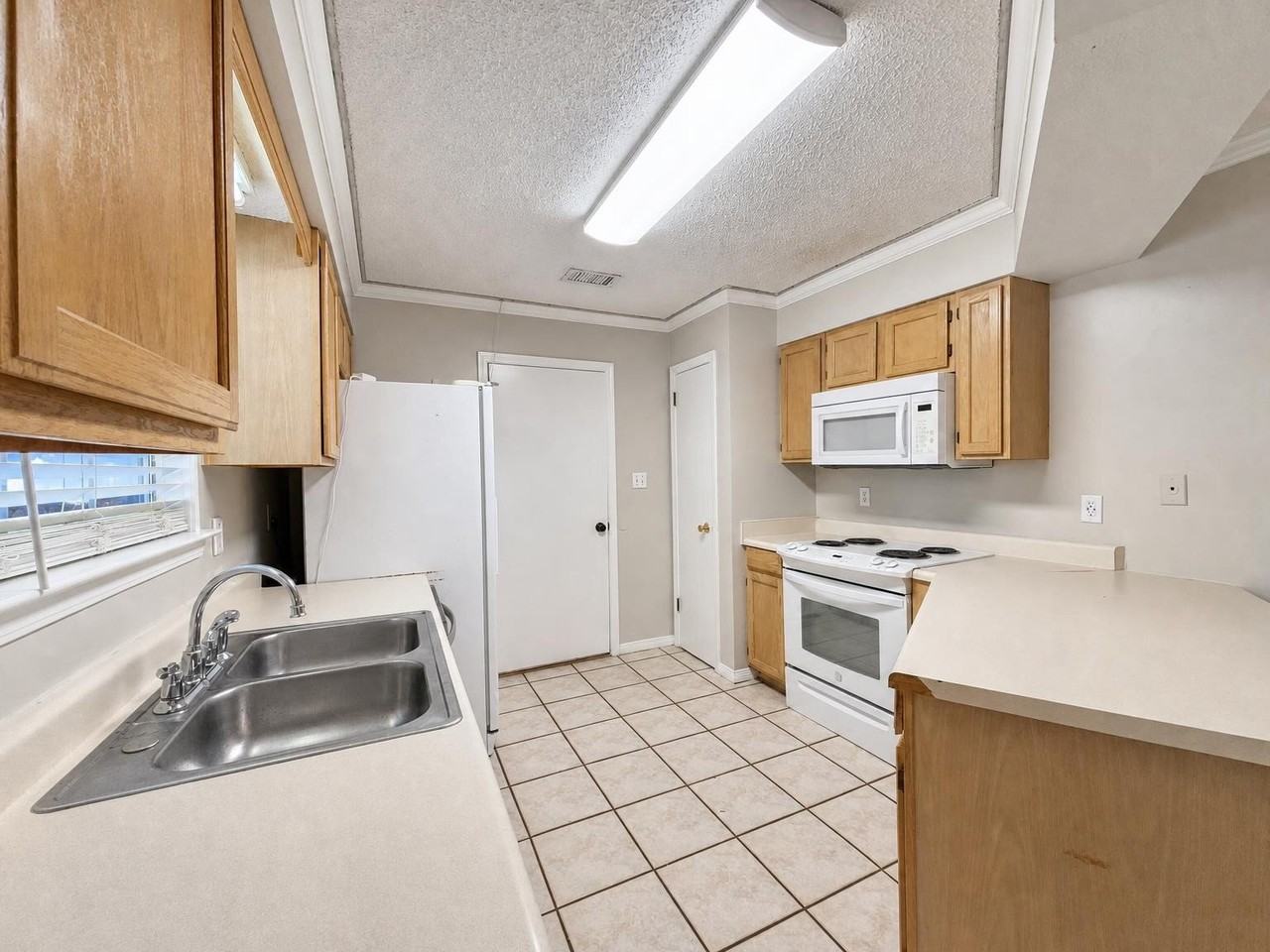 1108 Post Oak Path - Photo 7 of 17