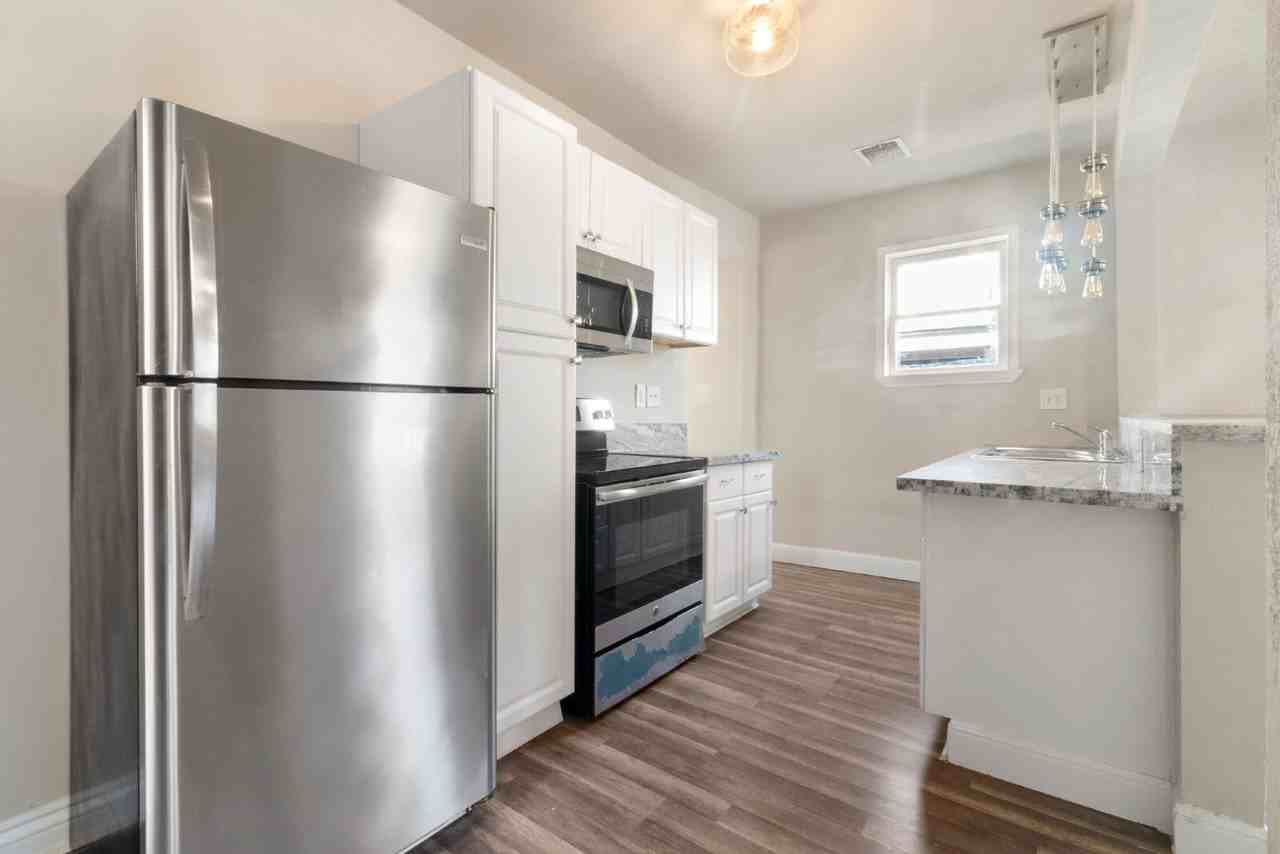150 Sonora St - Photo 7 of 16