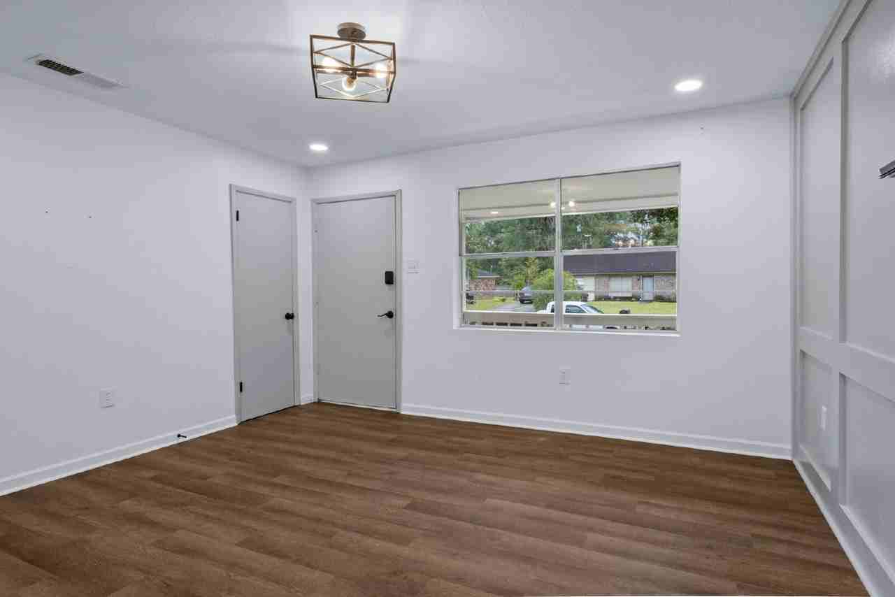 115 Lucian Cir - Photo 5 of 29