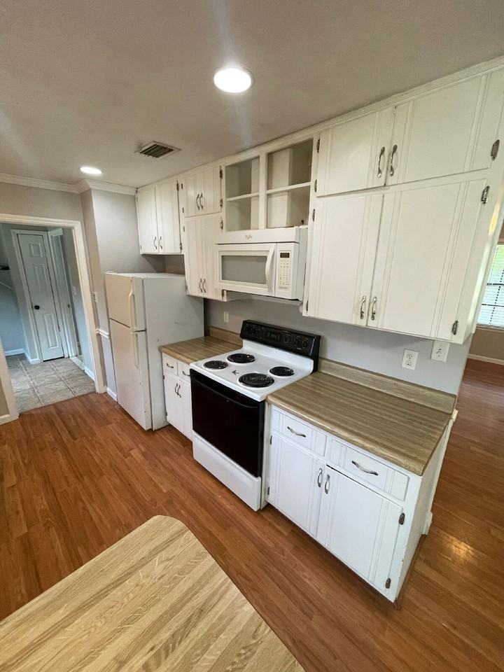 3108 Lookout Trl - Photo 7 of 17