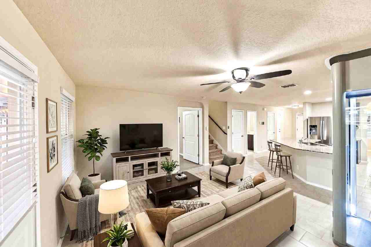 8834 Double Oak - Photo 3 of 50