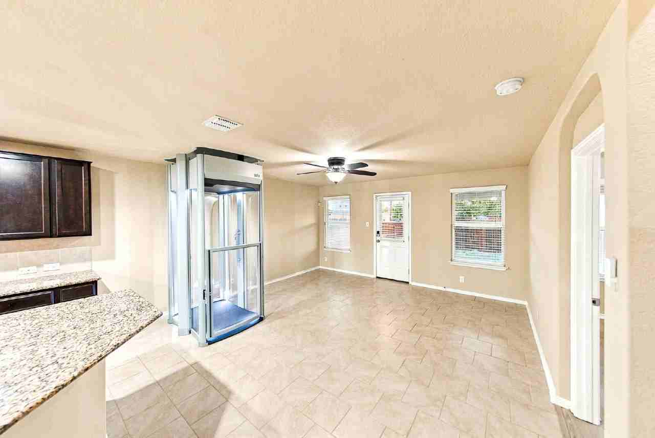8834 Double Oak - Photo 4 of 50