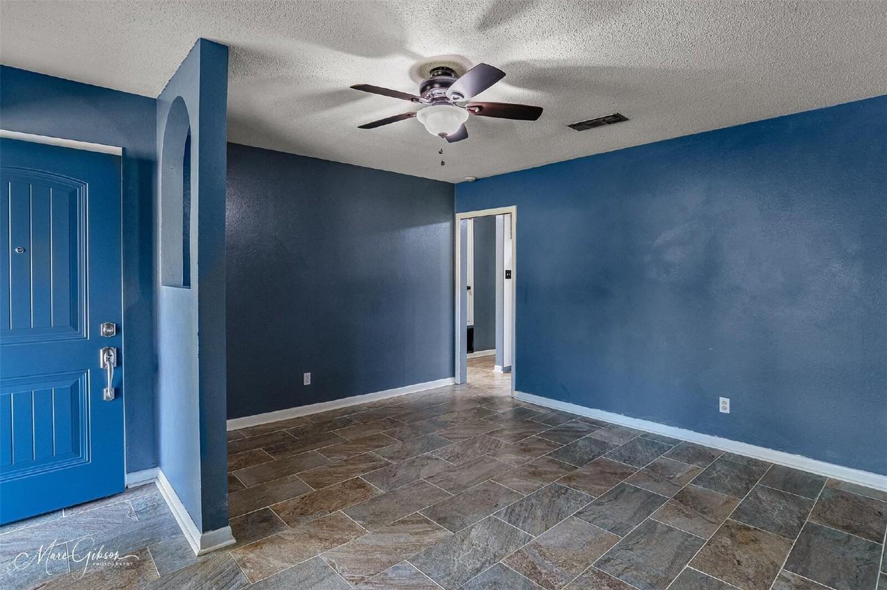 1920 Venus Dr - Photo 4 of 22