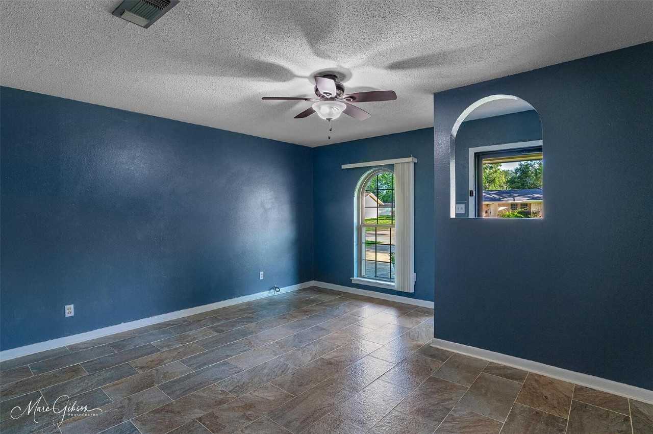 1920 Venus Dr - Photo 6 of 22