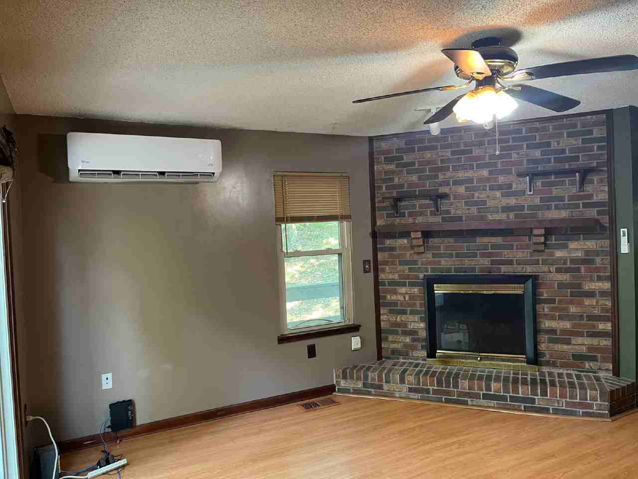11 Thomas Ln N - Photo 2 of 31