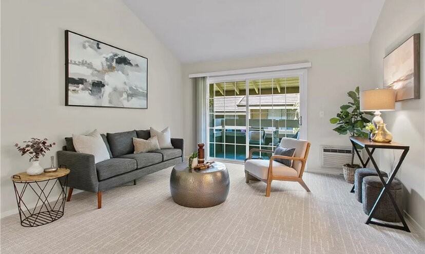 126 Streamwood - Photo 4 of 13