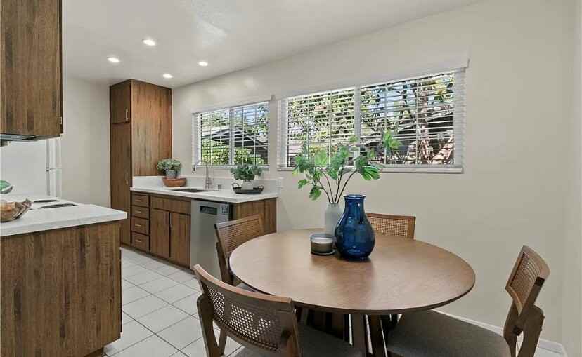 126 Streamwood - Photo 7 of 13