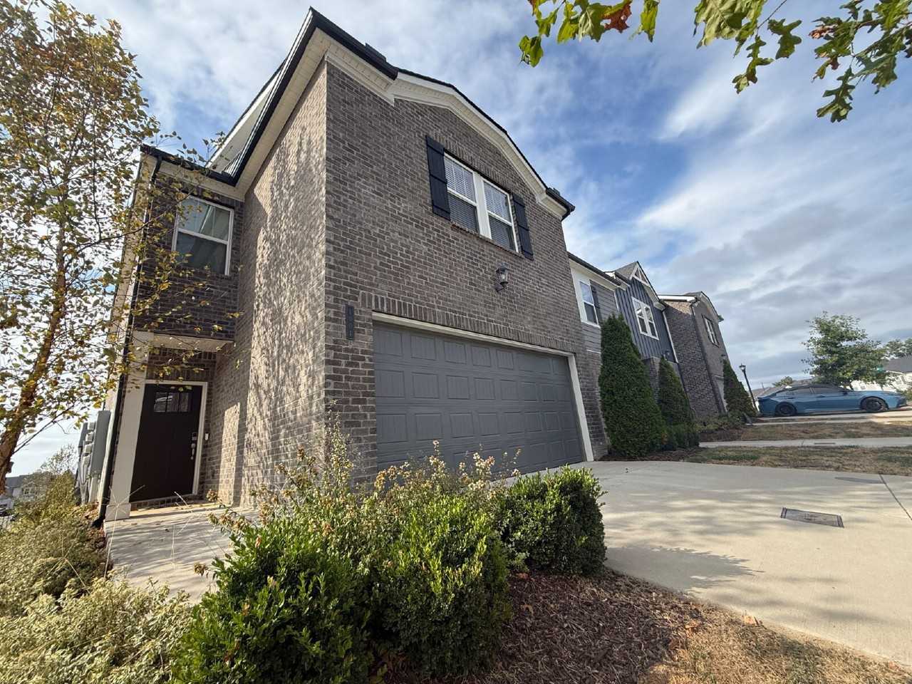 1901 Cascade Ct - Photo 2 of 34