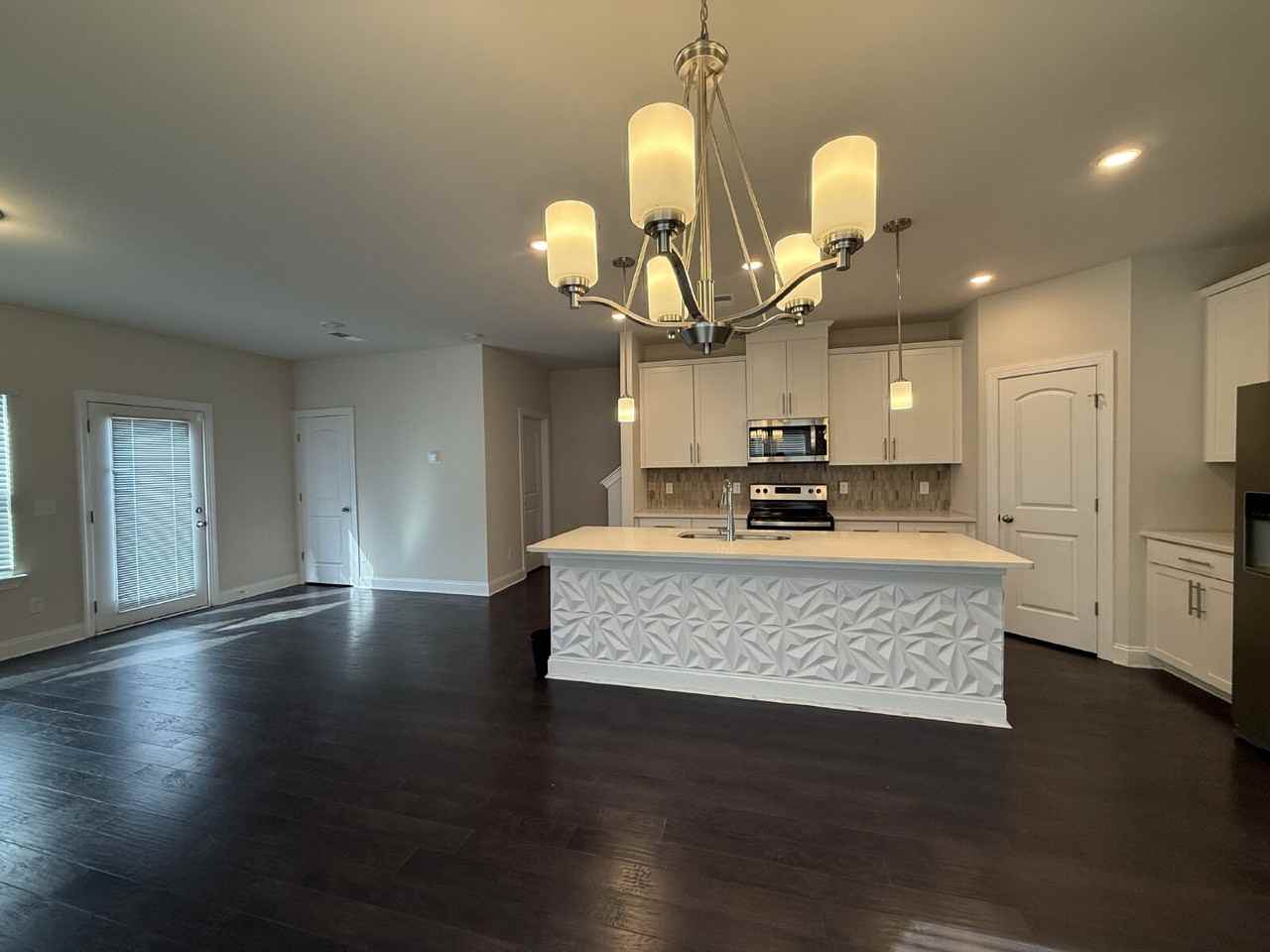 1901 Cascade Ct - Photo 4 of 34