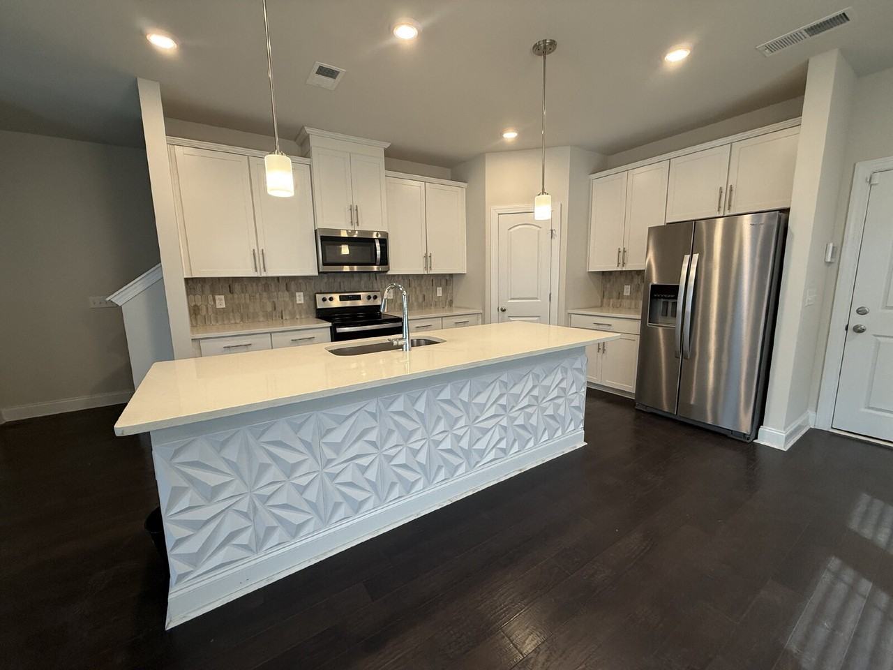 1901 Cascade Ct - Photo 5 of 34