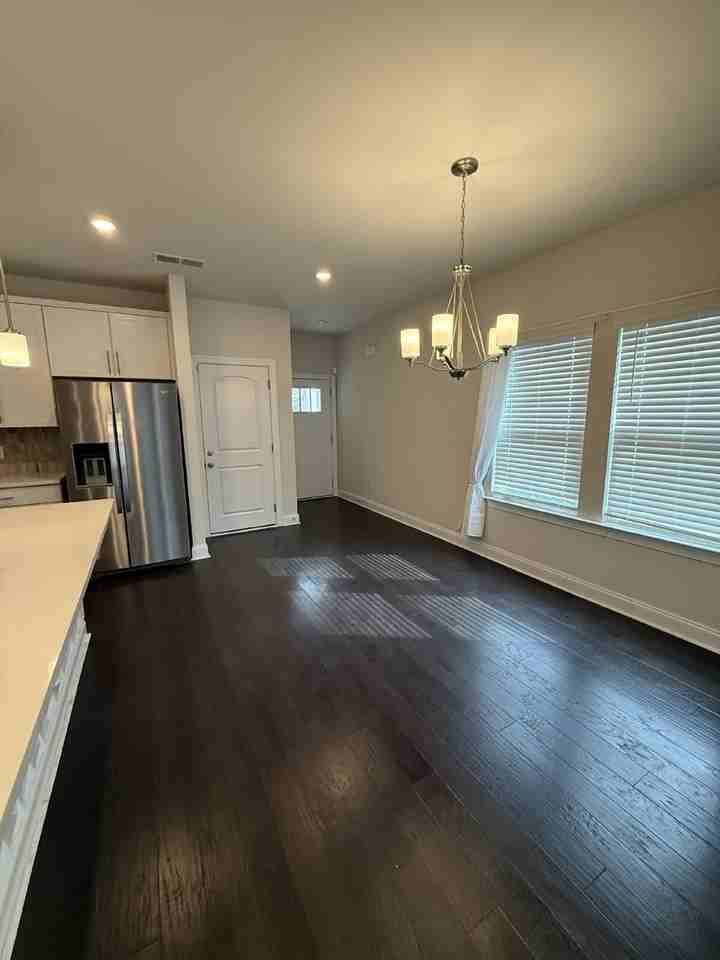 1901 Cascade Ct - Photo 7 of 34