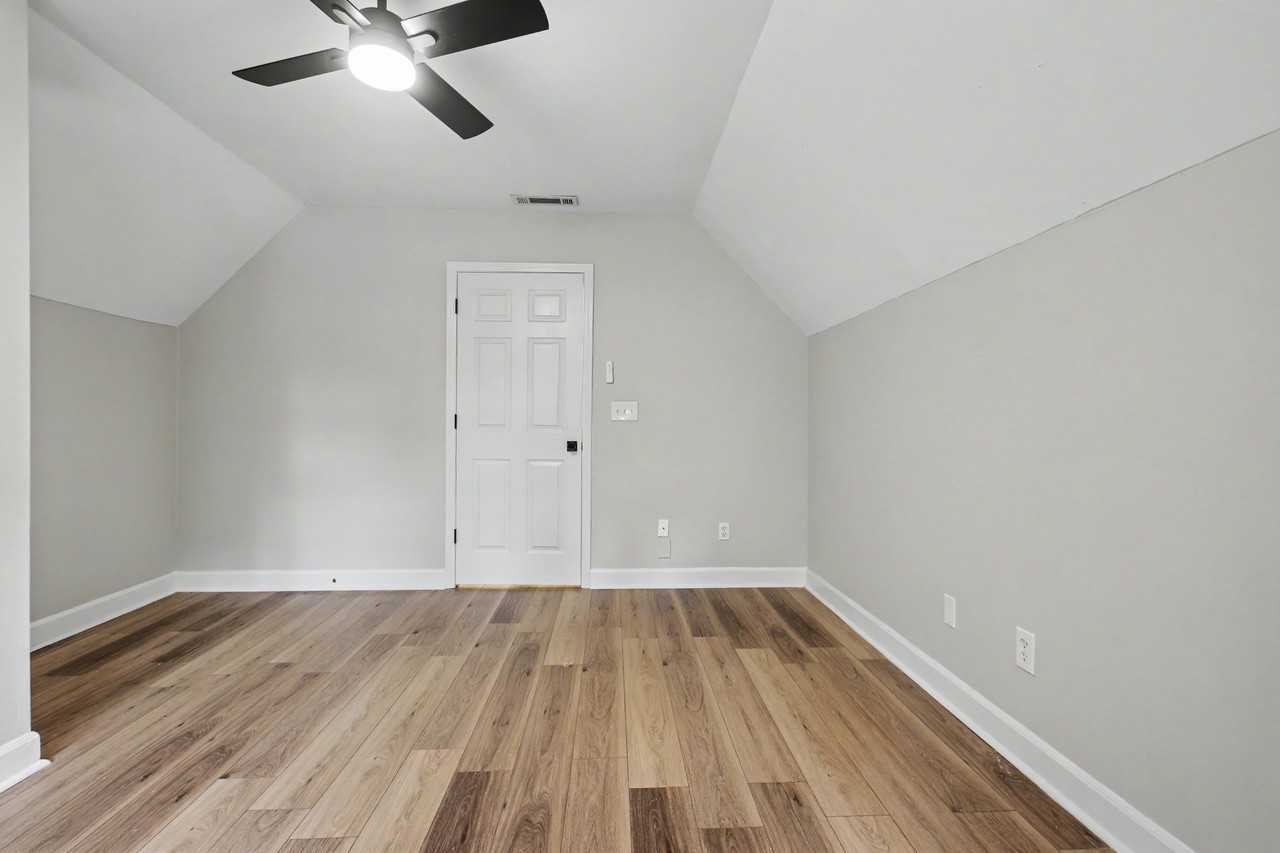 1359 Fischer Rd - Photo 5 of 48