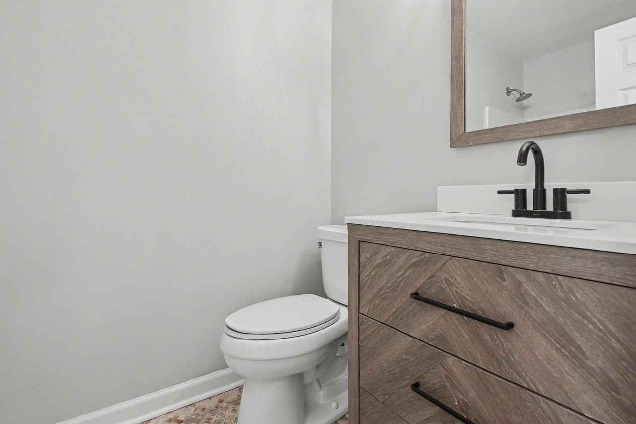 1359 Fischer Rd - Photo 7 of 48