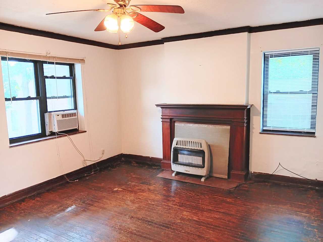 1508 1/2 Lee Street East - Photo 3 of 23