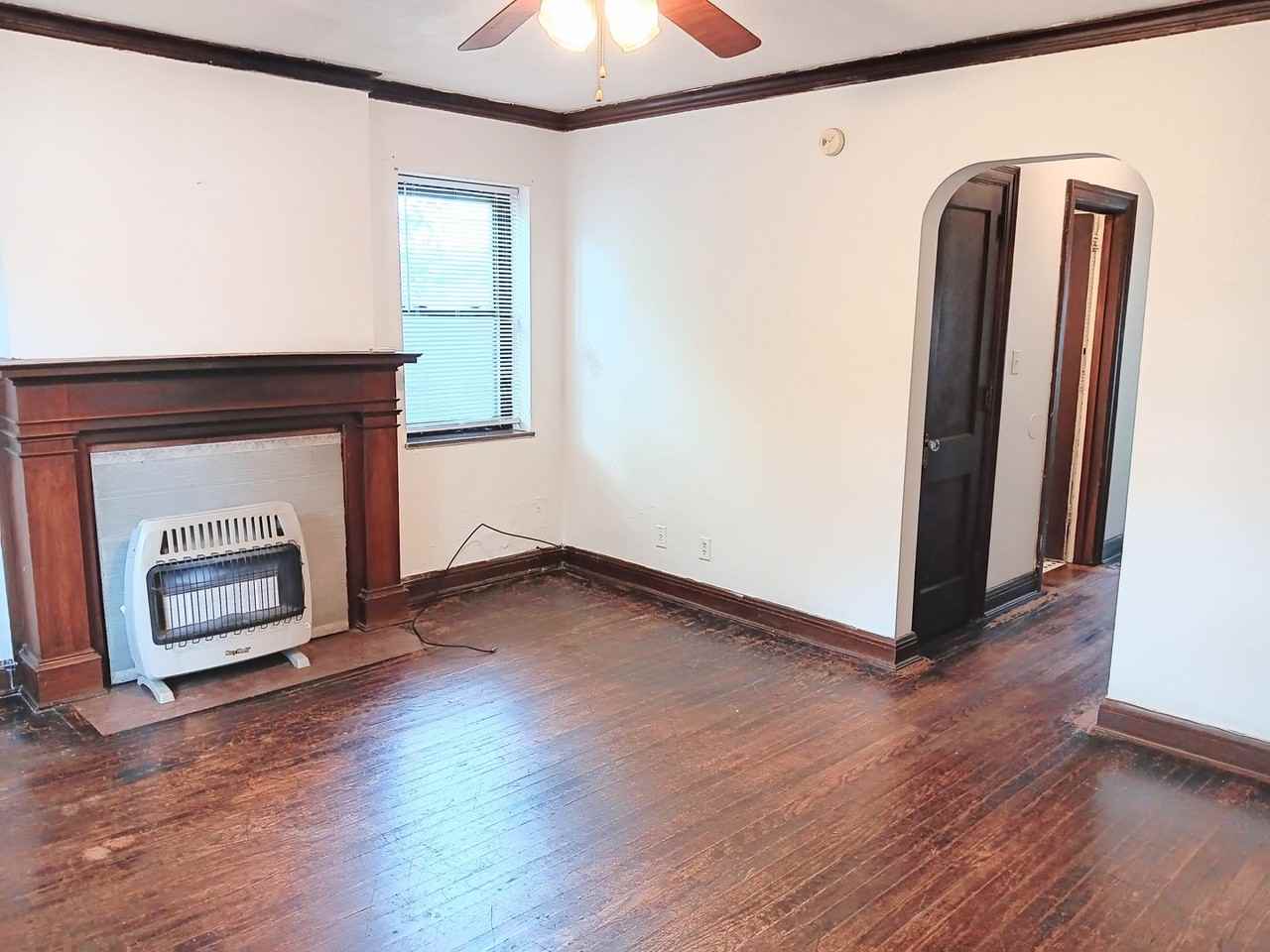 1508 1/2 Lee Street East - Photo 4 of 23