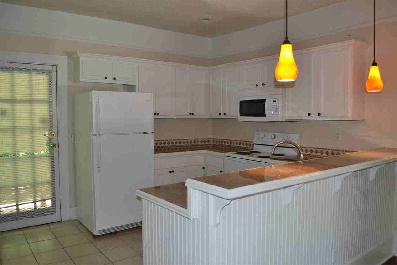 829 Meadow St - Photo 4 of 12