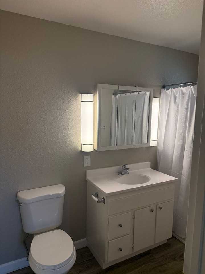 2080 W La Loma Drive - Photo 4 of 17
