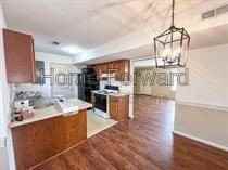 1209 Ashford Ln - Photo 6 of 19