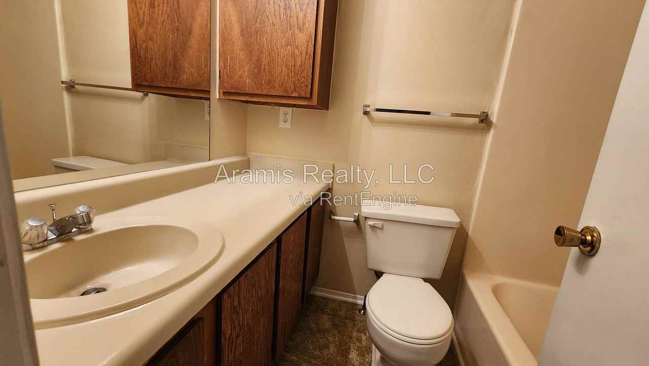 2320 Highpoint Rd #1 - Photo 7 of 11