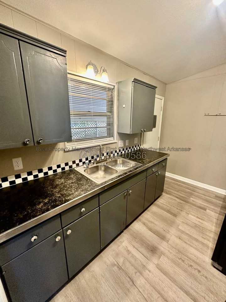 43 Grisham Dr - Photo 5 of 20