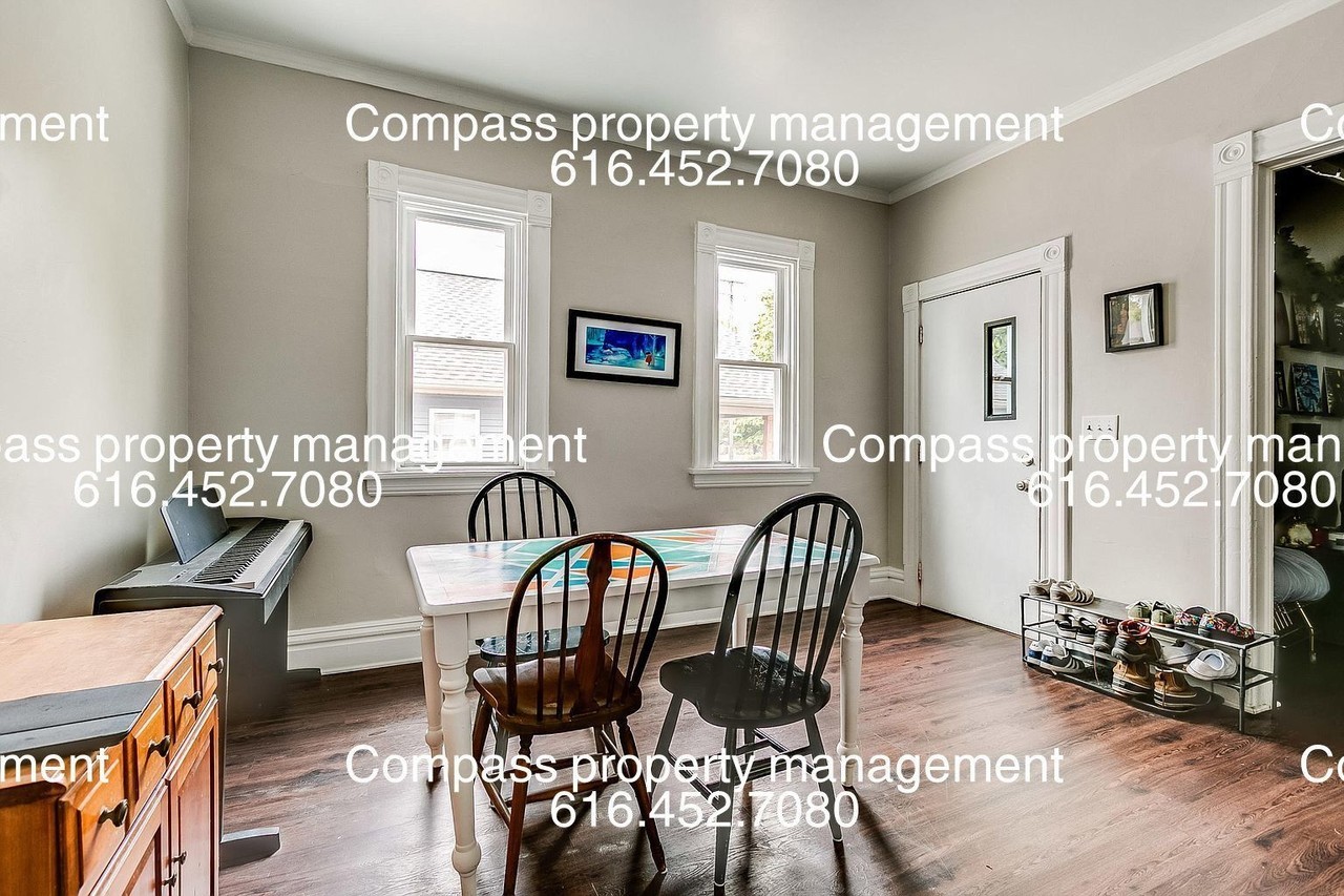 214 Gold Ave Nw #1 - Photo 7 of 21