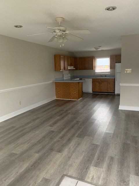 615 Main St #11 - Photo 3 of 15