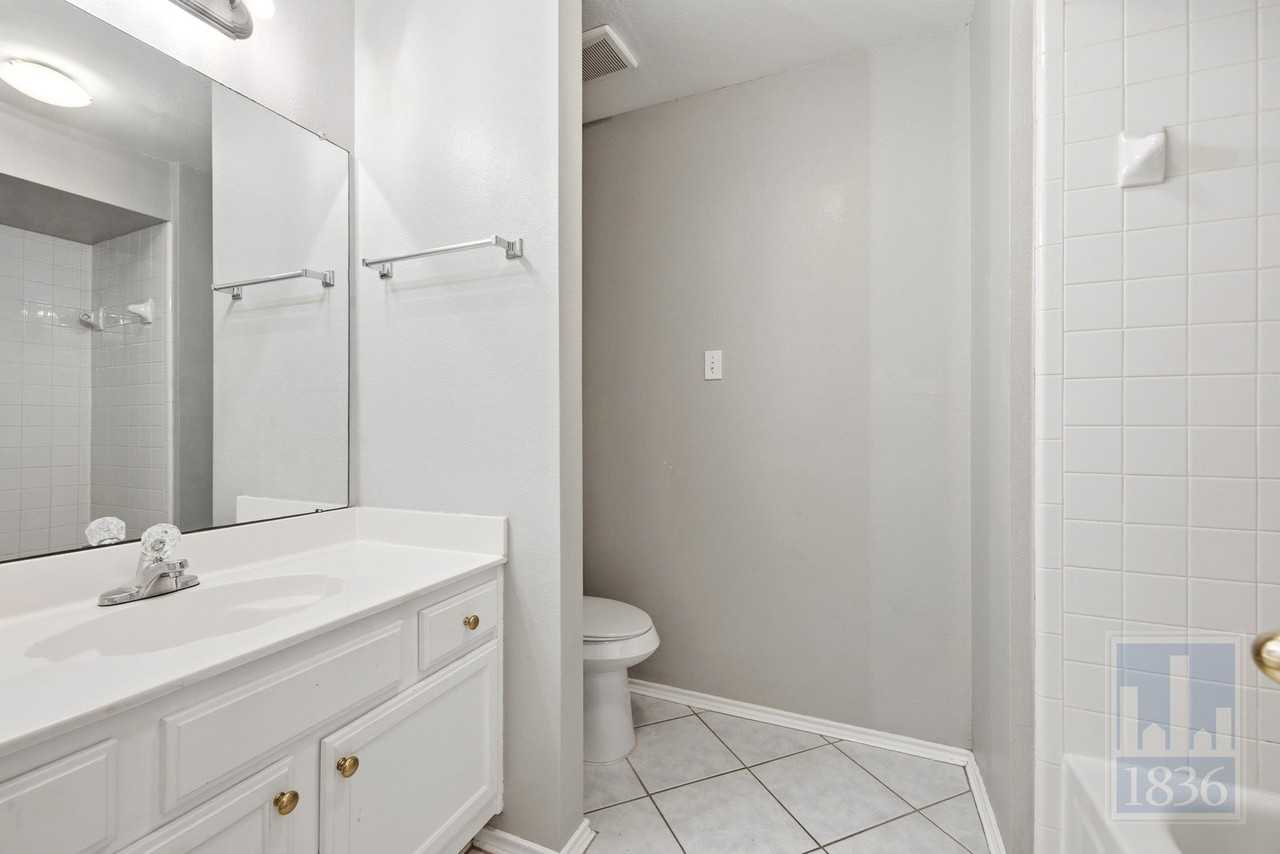 1538 Arusha St - Photo 6 of 50