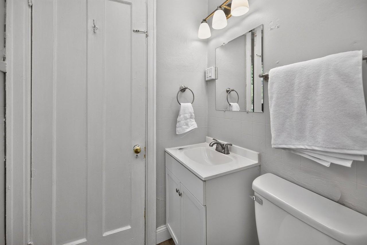 4300 Erie Ave - Photo 2 of 24